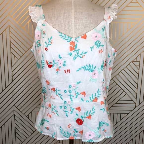 Amour Vert Tops - Amour Vert Gracie Tank Top in Bouquet Floral Print